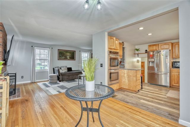 201 Bittersweet Drive, Farmington, NY 14425