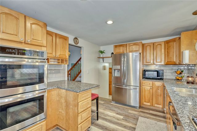 201 Bittersweet Drive, Farmington, NY 14425