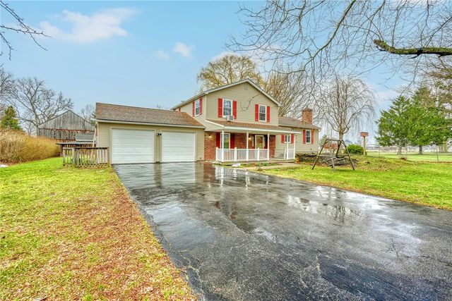 201 Bittersweet Drive, Farmington, NY 14425