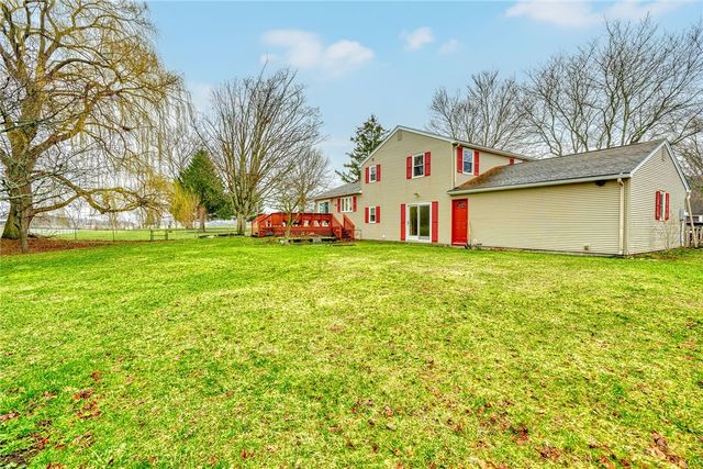 201 Bittersweet Drive, Farmington, NY 14425