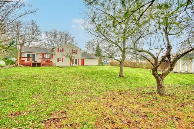 201 Bittersweet Drive, Farmington, NY 14425