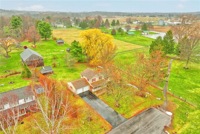 201 Bittersweet Drive, Farmington, NY 14425