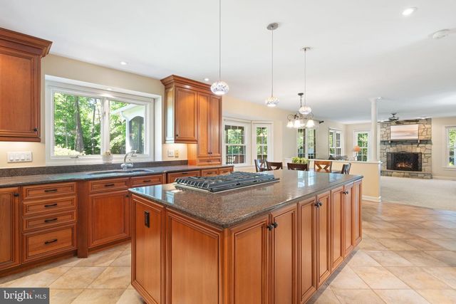 6474 GRISTMILL SQUARE LN, Centreville, VA 20120