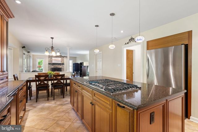 6474 GRISTMILL SQUARE LN, Centreville, VA 20120