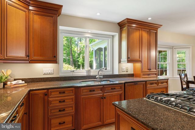 6474 GRISTMILL SQUARE LN, Centreville, VA 20120