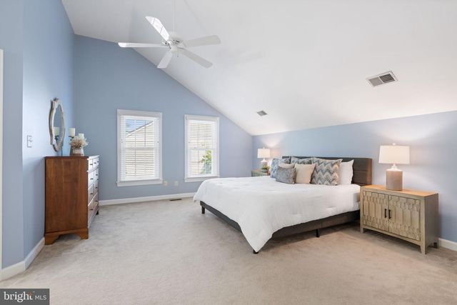 6474 GRISTMILL SQUARE LN, Centreville, VA 20120