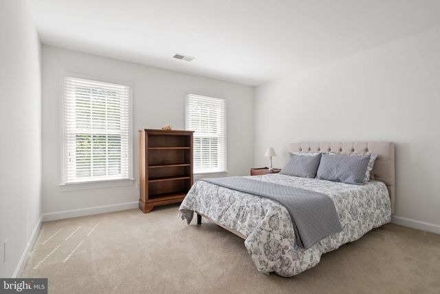 6474 GRISTMILL SQUARE LN, Centreville, VA 20120