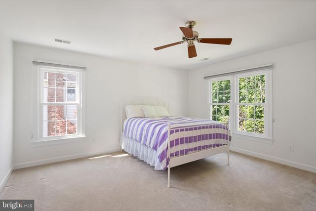 6474 GRISTMILL SQUARE LN, Centreville, VA 20120