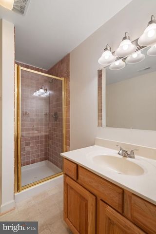 6474 GRISTMILL SQUARE LN, Centreville, VA 20120