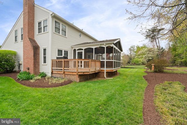 6474 GRISTMILL SQUARE LN, Centreville, VA 20120