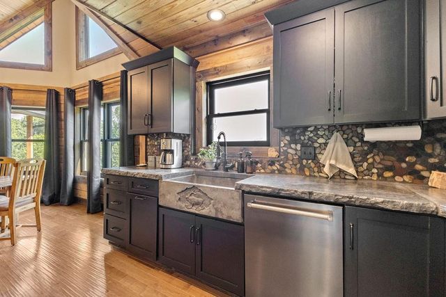 10859 SW Price Road, Lathrop, MO 64465