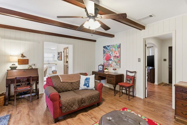 1113 Windsor Dr., Hattiesburg, MS 39402