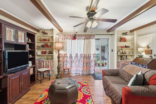 1113 Windsor Dr., Hattiesburg, MS 39402