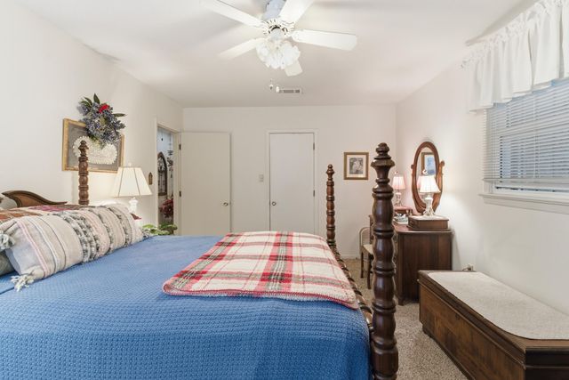 1113 Windsor Dr., Hattiesburg, MS 39402