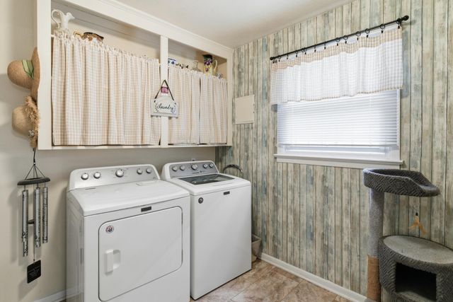 1113 Windsor Dr., Hattiesburg, MS 39402