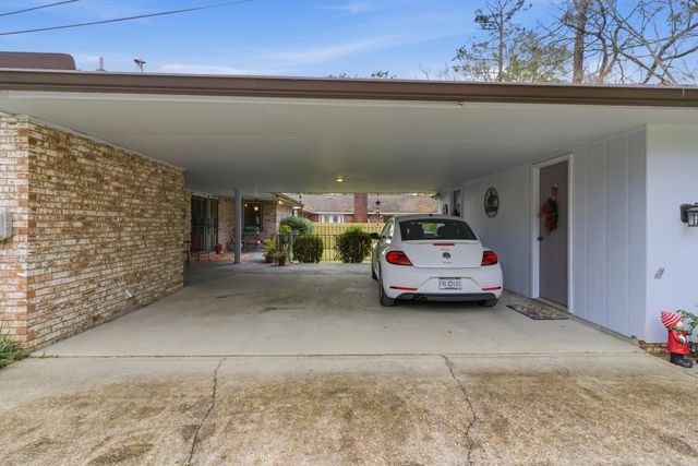 1113 Windsor Dr., Hattiesburg, MS 39402