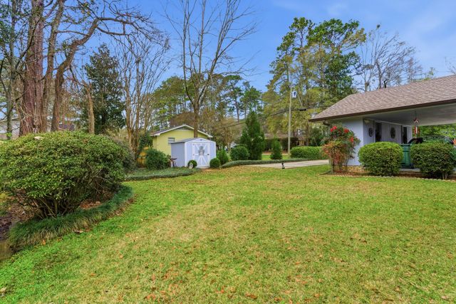 1113 Windsor Dr., Hattiesburg, MS 39402