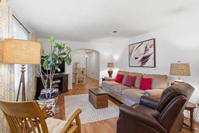 1113 Windsor Dr., Hattiesburg, MS 39402