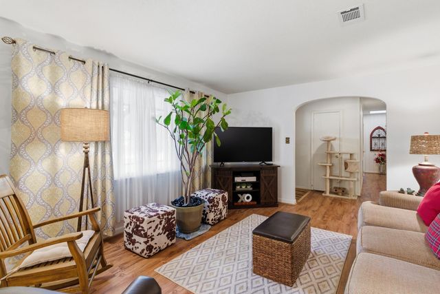 1113 Windsor Dr., Hattiesburg, MS 39402