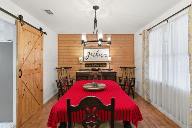 1113 Windsor Dr., Hattiesburg, MS 39402