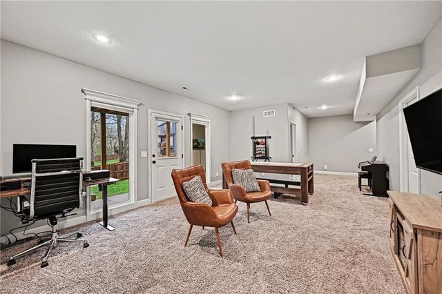 1032 E 14th Street, Kearney, MO 64060