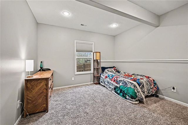 1032 E 14th Street, Kearney, MO 64060