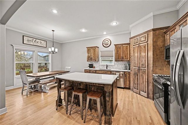 1032 E 14th Street, Kearney, MO 64060