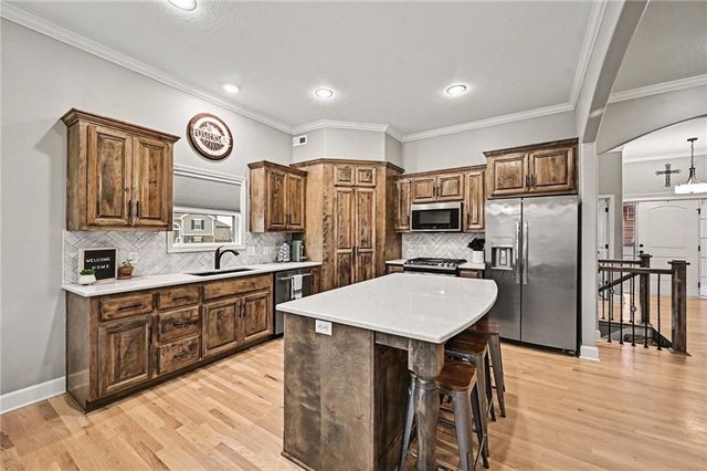 1032 E 14th Street, Kearney, MO 64060