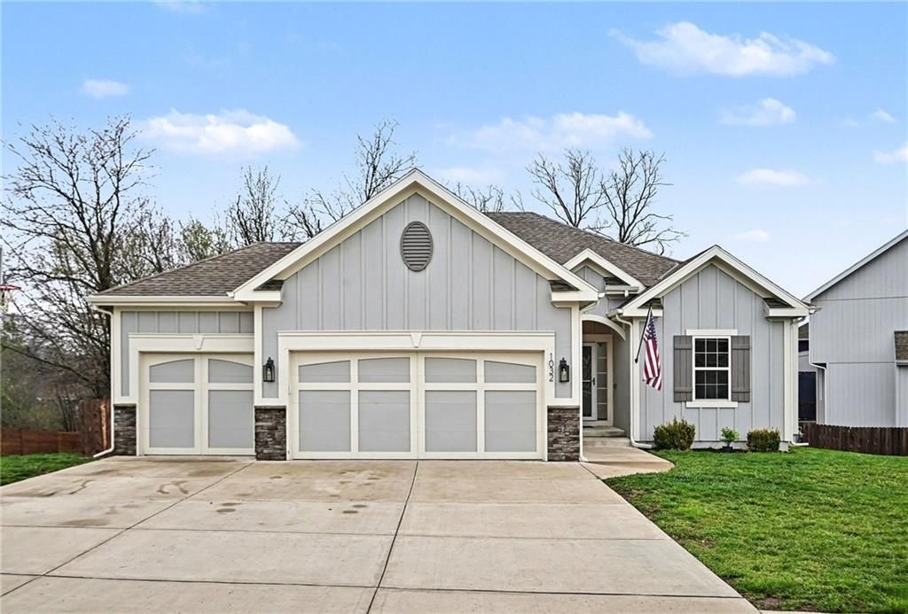 1032 E 14th Street, Kearney, MO 64060