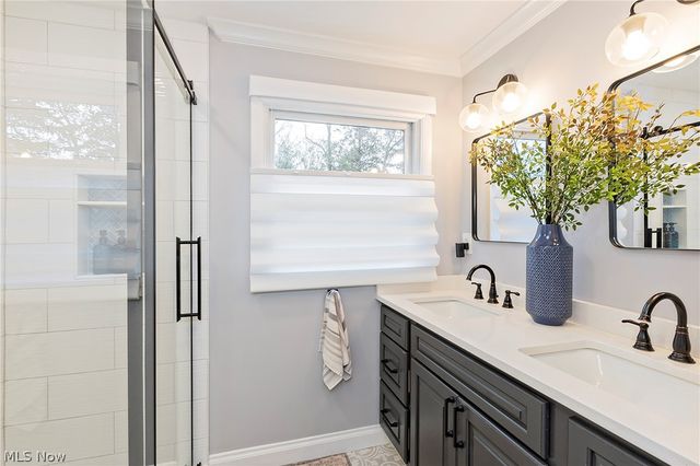20 Kenton Road, Chagrin Falls, OH 44022