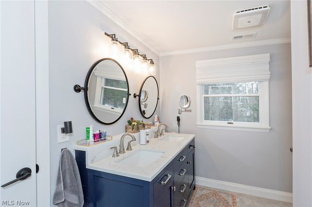 20 Kenton Road, Chagrin Falls, OH 44022