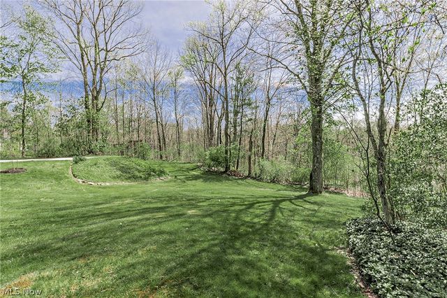 20 Kenton Road, Chagrin Falls, OH 44022