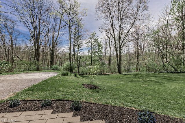 20 Kenton Road, Chagrin Falls, OH 44022