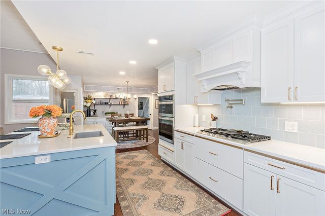 20 Kenton Road, Chagrin Falls, OH 44022