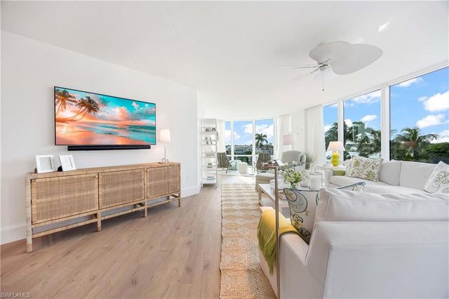 3971 Gulf Shore BLVD N 401, Naples, FL 34103