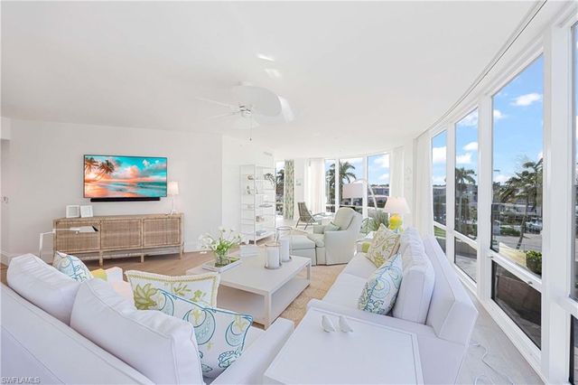 3971 Gulf Shore BLVD N 401, Naples, FL 34103