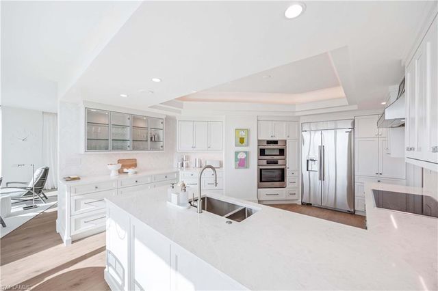 3971 Gulf Shore BLVD N 401, Naples, FL 34103