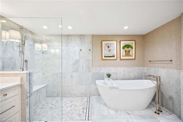 3971 Gulf Shore BLVD N 401, Naples, FL 34103