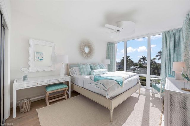 3971 Gulf Shore BLVD N 401, Naples, FL 34103