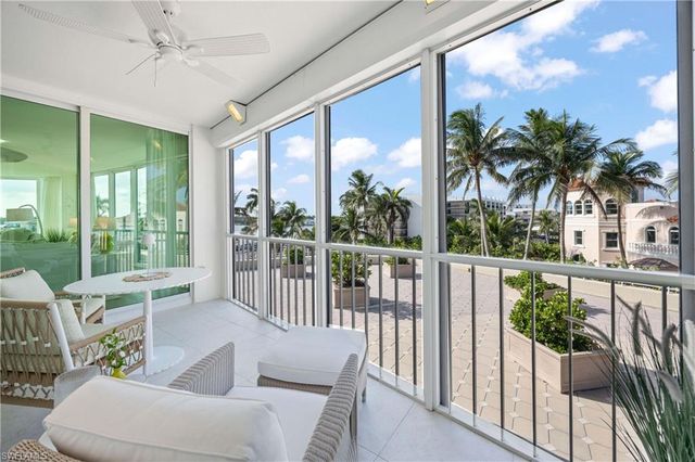 3971 Gulf Shore BLVD N 401, Naples, FL 34103