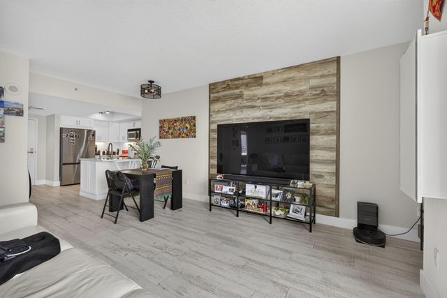 403 S Sapodilla Avenue 502, West Palm Beach, FL 33401