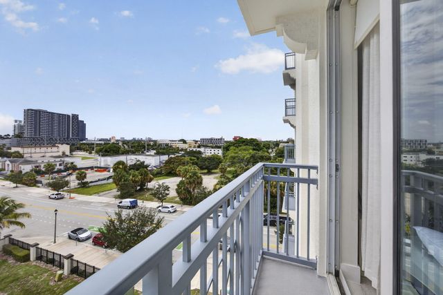 403 S Sapodilla Avenue 502, West Palm Beach, FL 33401