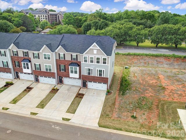 2528 Grantham Place Drive, Fort Mill, SC 29715