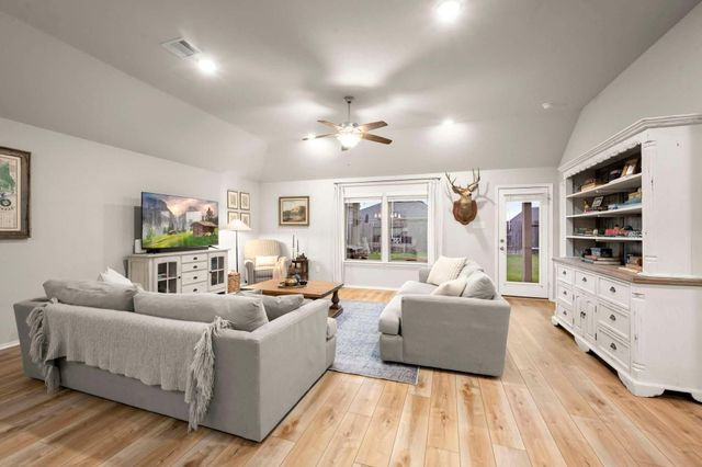326 Jewett Meadow Drive, Magnolia, TX 77354