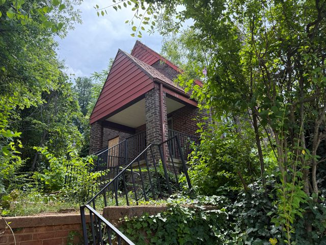 33 Cleveland AVE, Martinsville, VA 24112