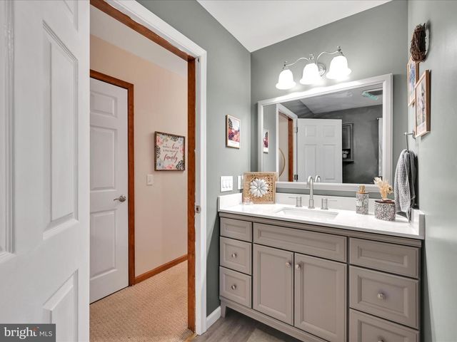 1286 ASH LN, Lebanon, PA 17042