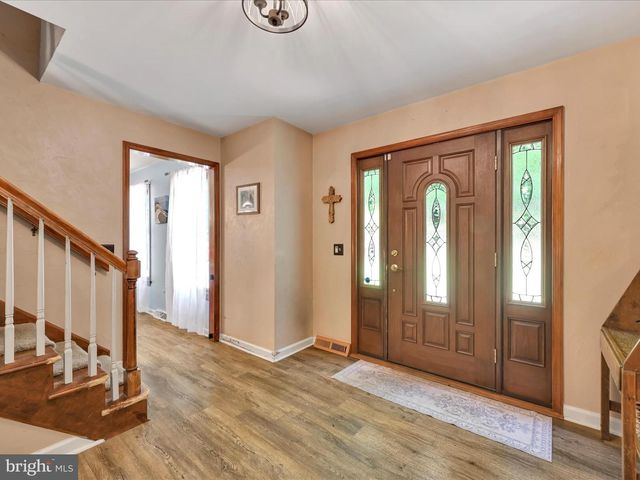 1286 ASH LN, Lebanon, PA 17042