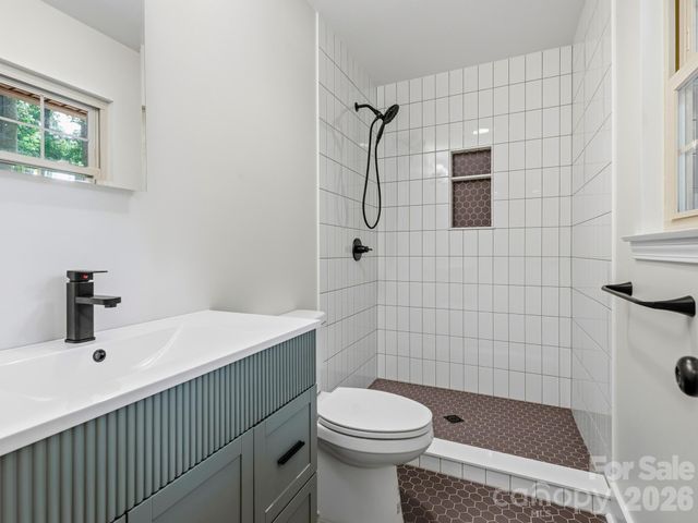 340 School Road, Asheville, NC 28806