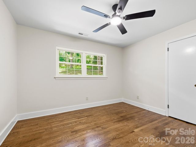 340 School Road, Asheville, NC 28806