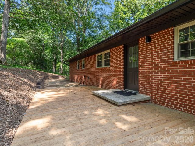 340 School Road, Asheville, NC 28806